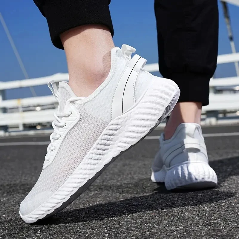New Fashionable Sports High Quality Sports Safety Shoes Lightweight Breathability Men Running Shoes