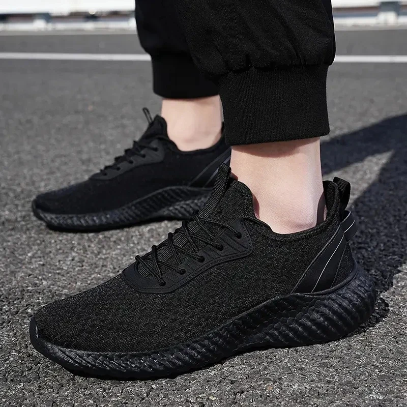 New Fashionable Sports High Quality Sports Safety Shoes Lightweight Breathability Men Running Shoes