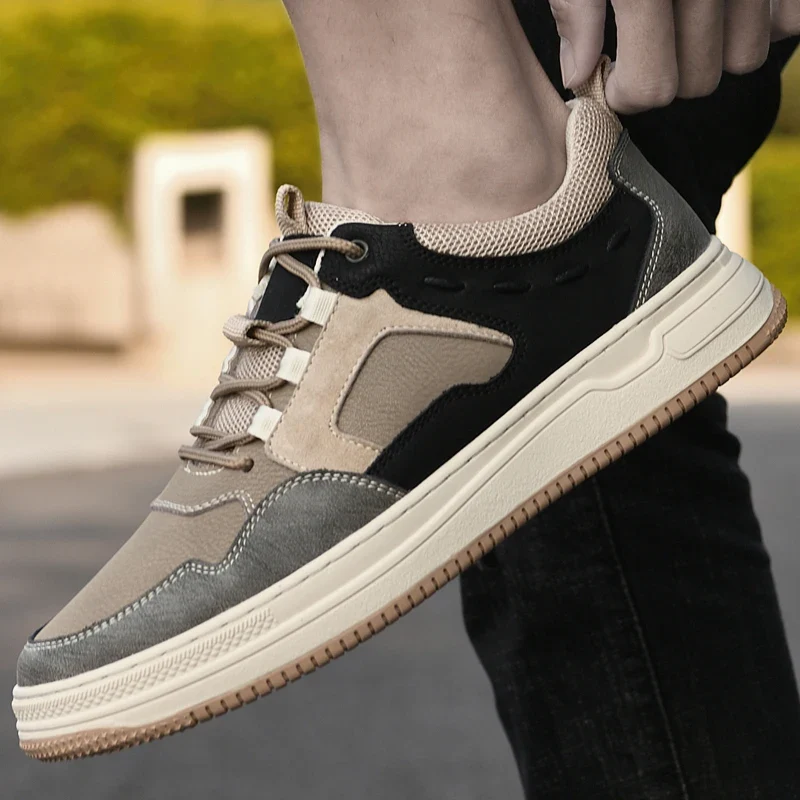 Men's Skateboarding Shoes Sneakers Skate Shoes Leather Sport Low-top Lace up Flats Retro Casual Leisure Spring Autumn Fashion