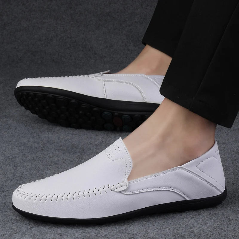 Fashion Men Casual Leather Shoes Luxury Italian Soft Men Loafers Handmade Moccasins Men Breathable Slip on Boat Shoes Plus Size