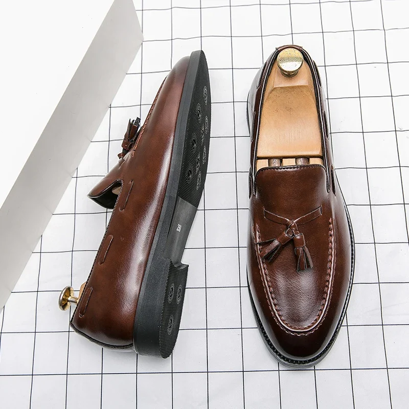 Brogues Shoes Men High Quality Social Leather Shoes British Tassels Formal Leather Men Wedding Business Dress Leather Shoes Male