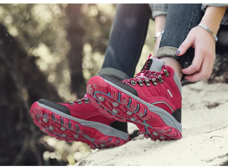 New Men's Winter Boots Warm Plush Snow Boots Outdoor Non-Slip Couple Hiking Boots High-Top Waterproof Sneakers Men's Ankle Boots