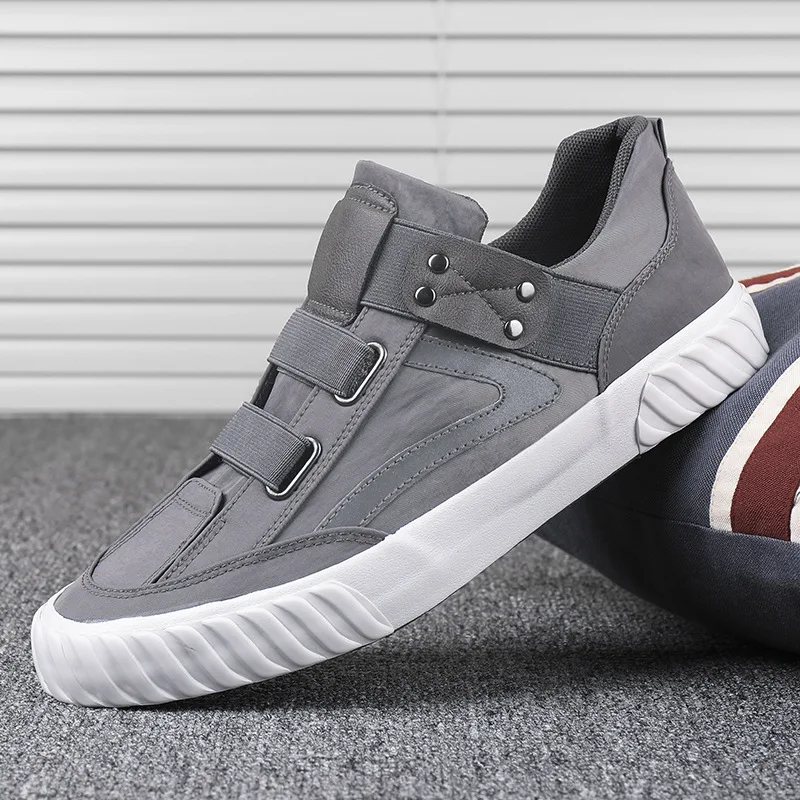 Men's Shoes High Top Casual Shoes Trend Comfortable Leather Man Loafers Solid Color Soft Sole Flats Slip on Outdoor Men Sneakers