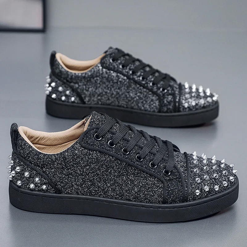 New Fashion Silver Trainers Glitter Spiky Shoes Men Lace Up Sneakers Low Top Shoes Red Sole Man Designer Sneaker With Spikes