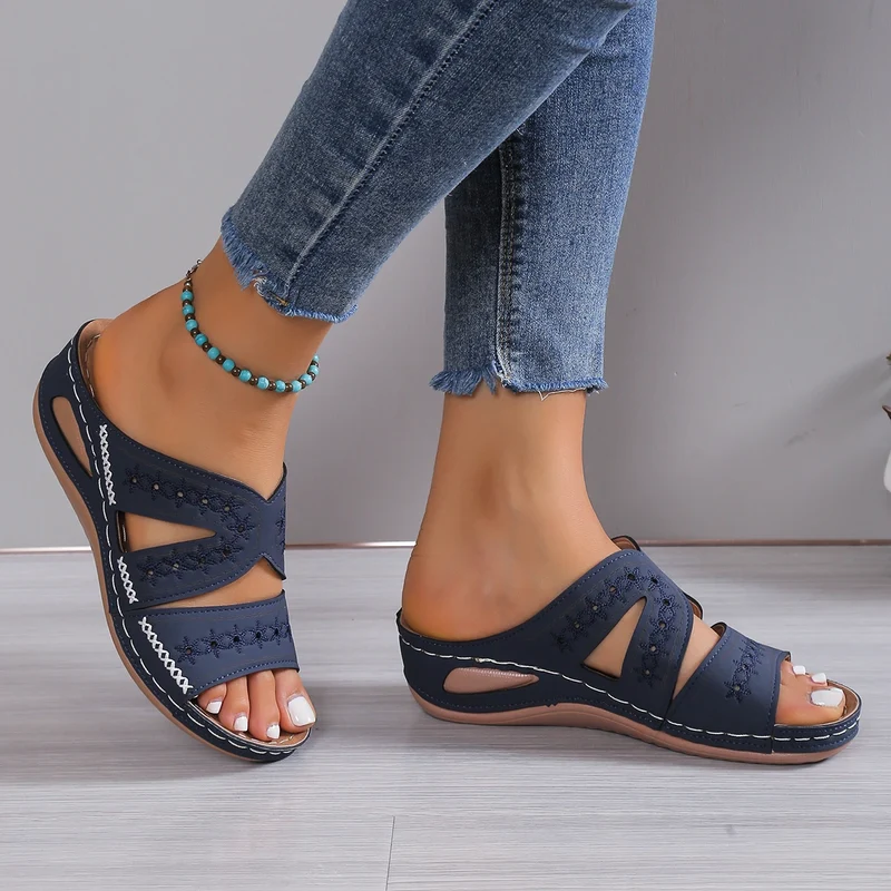 2025 New Summer Women Wedge Sandals Embroidery Thick Sole Open Toe Slippers Fashion Retro Casual Light Female Platform Slides