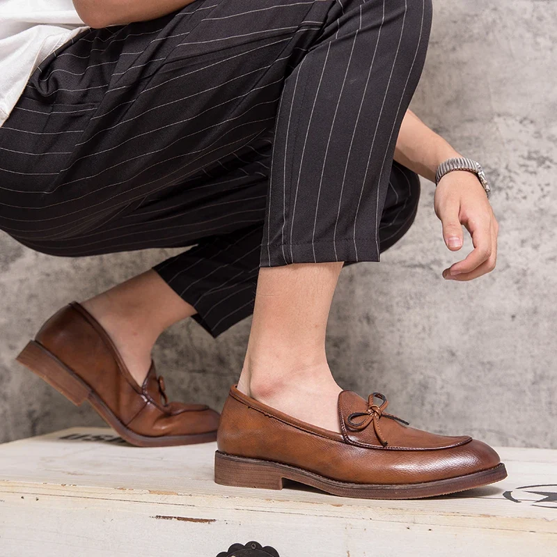 Men Casual Shoes Fashion business dress Soft Moccasins Loafers High-Quality men Leather Wedding shoes Gommino Zapatos Chaussure