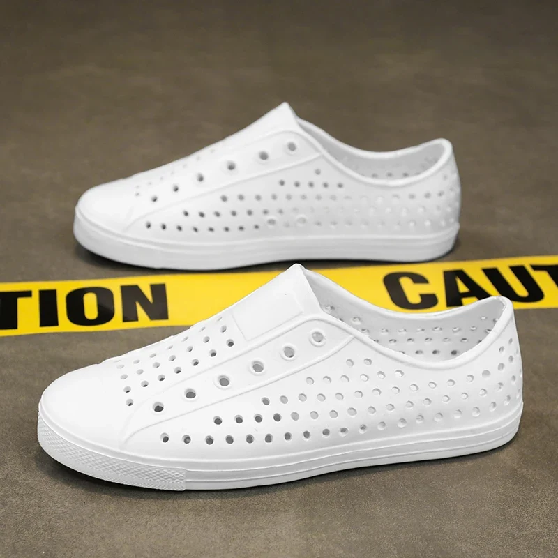 New beach sandals perforated shoes men's anti slip work shoes summer garden shoes water shoes ultra light outdoor walking shoes