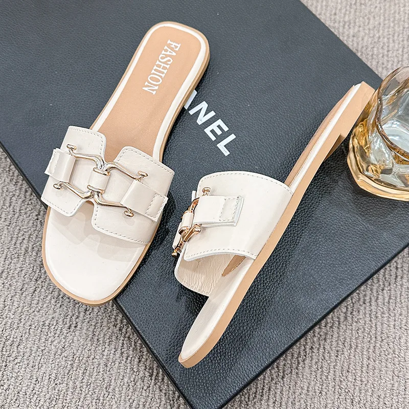 2024European and American Style Summer Fashion Out Flip-flops Flat Leisure Horse with Buckle Temperament One Line Slippers Woman