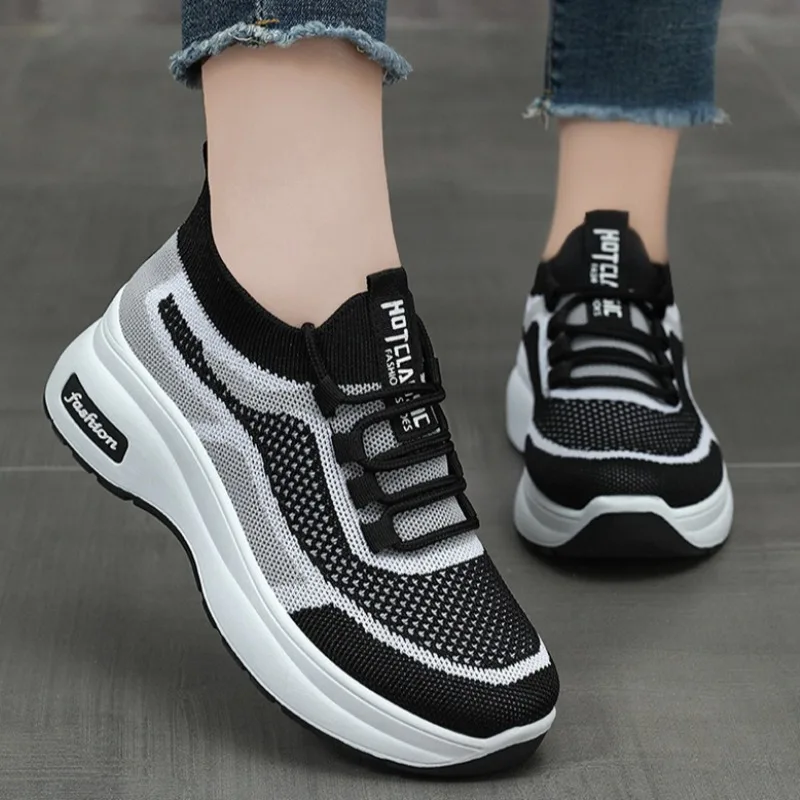 Spring Autumn New Women breathable Thick Bottom women sneakers Casual Comfortable Shoes Lace up Fashionable Versatile shoes