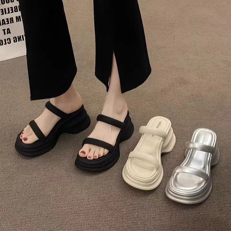 Women's Slippers Fashion Thick-soled Casual Sandals 2025 Summer New Beach Slippers for Women Platform Sandals Sandalias De Mujer