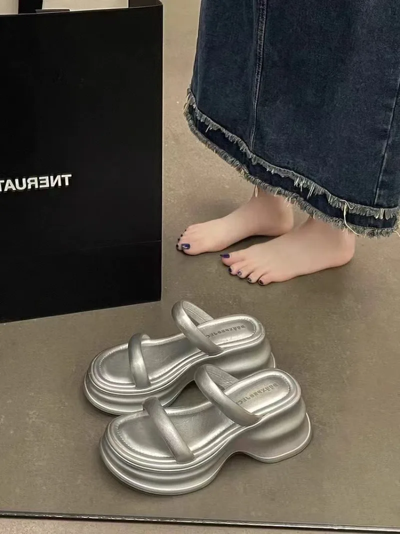 Women's Slippers Fashion Thick-soled Casual Sandals 2025 Summer New Beach Slippers for Women Platform Sandals Sandalias De Mujer