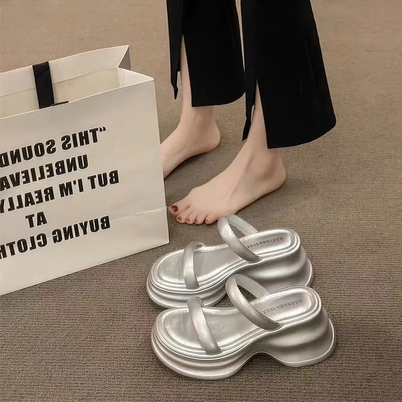 Women's Slippers Fashion Thick-soled Casual Sandals 2025 Summer New Beach Slippers for Women Platform Sandals Sandalias De Mujer