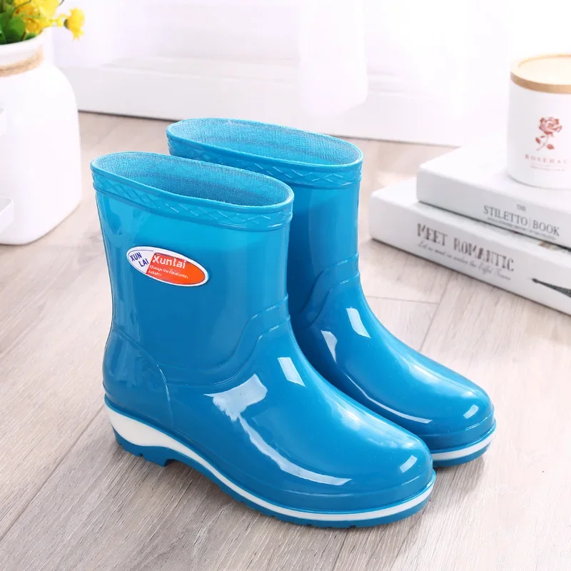 Women's Short Rain Shoes Non-slip Waterproof Rubber Boots Durable Wear-resistant Rain Boots Fleece Lined Warm Shoes Wholesale
