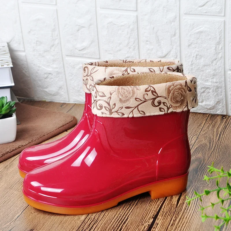Women's Short Rain Shoes Non-slip Waterproof Rubber Boots Durable Wear-resistant Rain Boots Fleece Lined Warm Shoes Wholesale