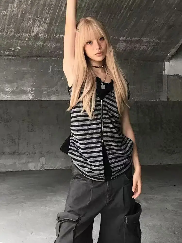 Hot Girl Gothic Vintage Slim Fake Two Piece Tops Women Subculture High Street Striped Sleeveless Hooded T-shirts New Y2k Outfits