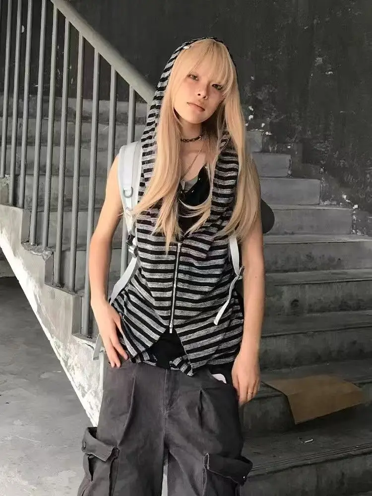 Hot Girl Gothic Vintage Slim Fake Two Piece Tops Women Subculture High Street Striped Sleeveless Hooded T-shirts New Y2k Outfits