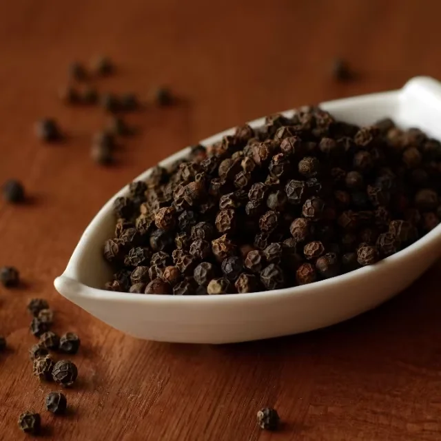 Premium Dried AD Black Pepper Export Quality Whole Bold Berries High Pungency Rich Aroma Cleaned Graded Bulk Supply Kerala India
