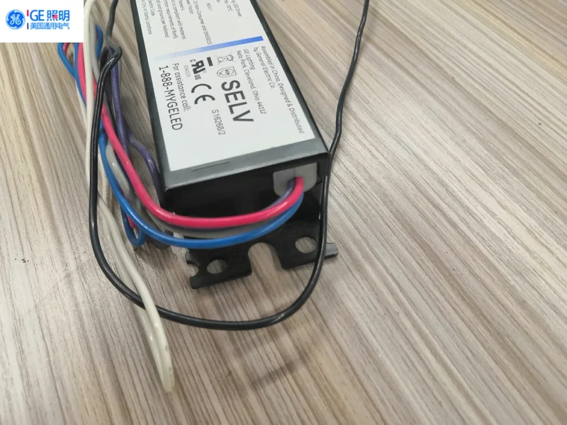 GE-UltraMax 120-277V Input 36W 700mA Max Output 84887 D036MP30X70V2SM 0-10V Dimming Programmable LED Driver