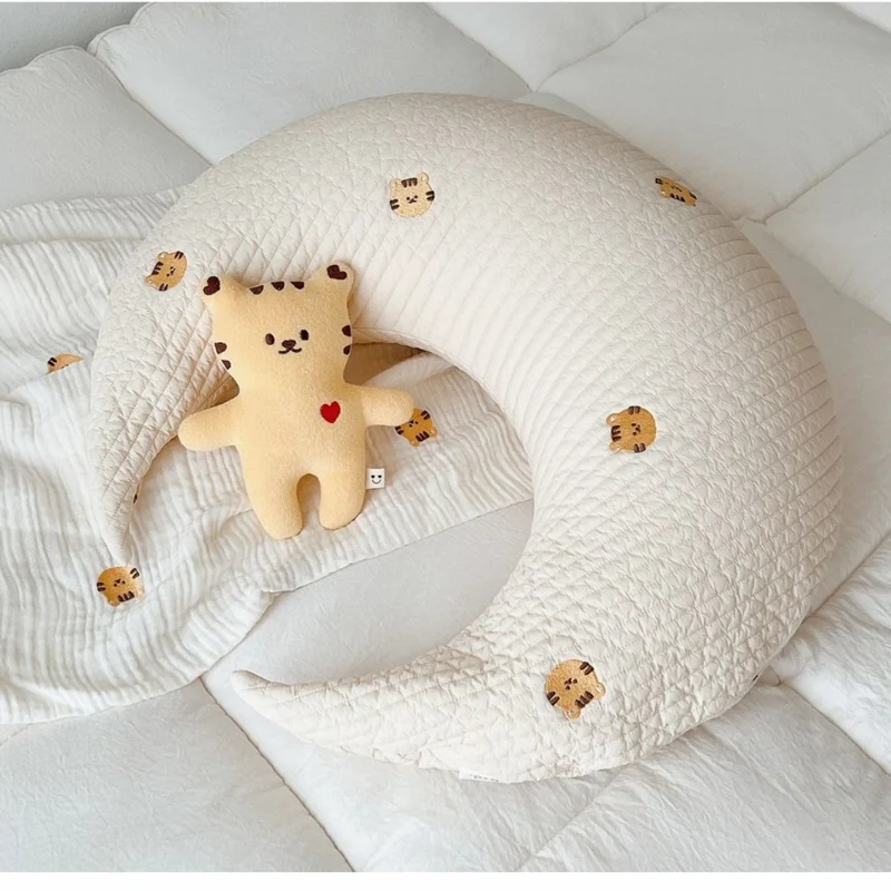 South Korea ins moon baby soothing pillow baby sleeping pillow side sleeping pillow safety artifact anti-startling