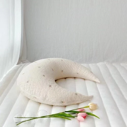 South Korea ins moon baby soothing pillow baby sleeping pillow side sleeping pillow safety artifact anti-startling