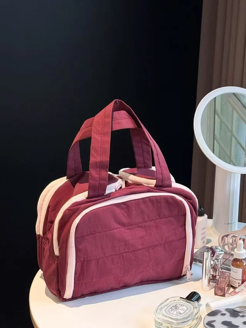 Fashionable and Simple 2025 New Style Makeup Bag, Large Capacity, Divided and Layered Toiletry Bag, Portable Travel Makeup Storage Bag