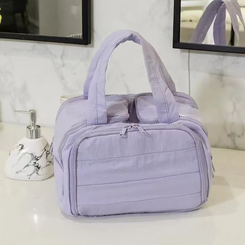 Fashionable and Simple 2025 New Style Makeup Bag, Large Capacity, Divided and Layered Toiletry Bag, Portable Travel Makeup Storage Bag