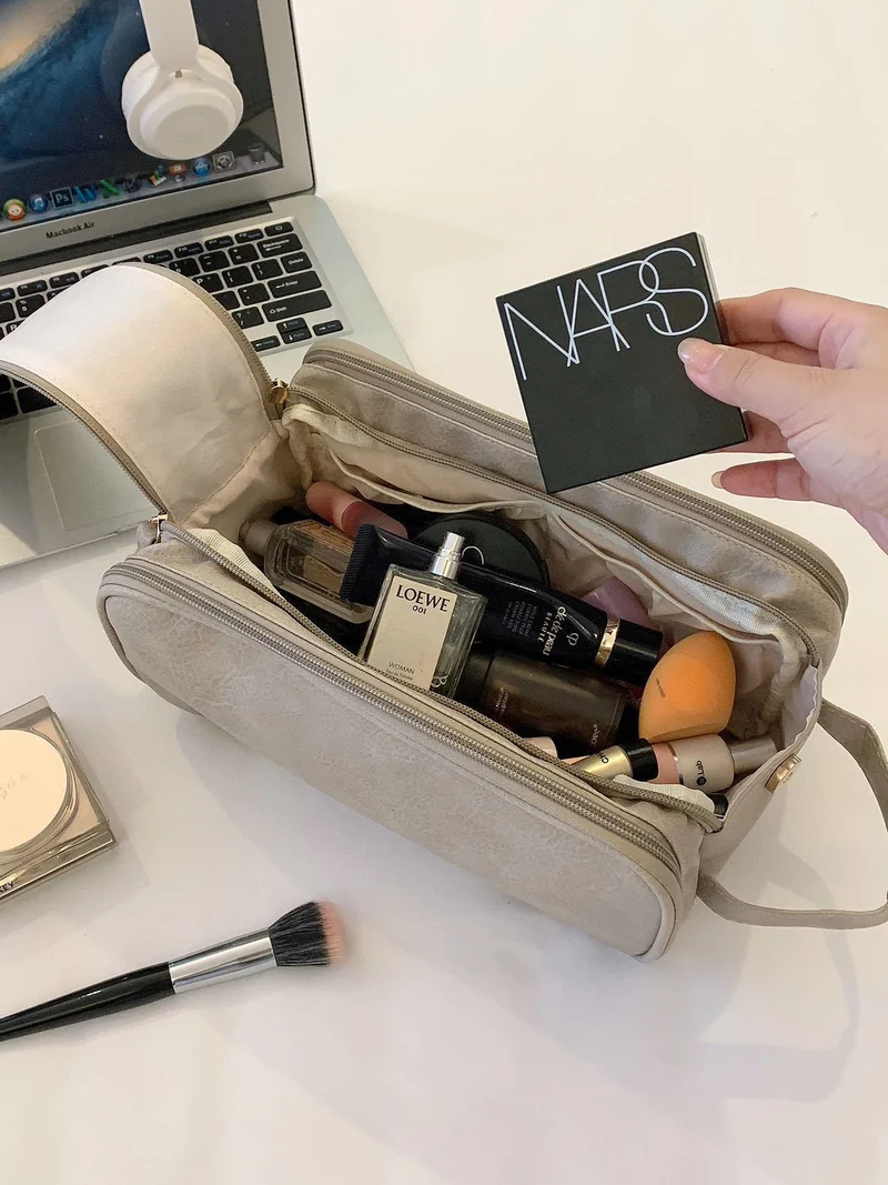 Giant Makeup Bag for Women, Large Capacity Travel Makeup Brush Bag, Toiletries Storage Bag, Chain Design, Waterproof