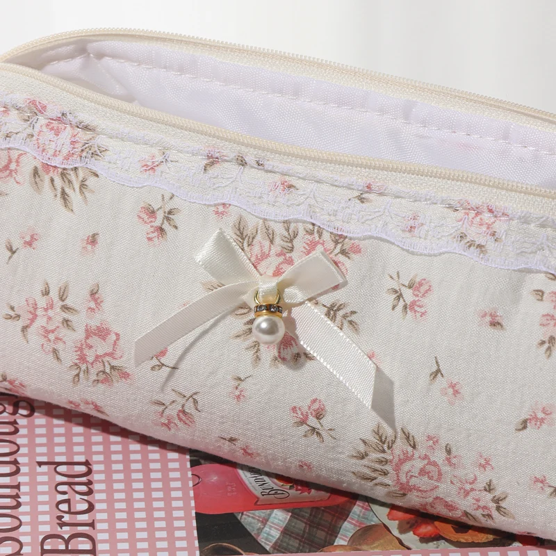 Cotton Lace Trim Storage Bag for Makeup Brushes, Cotton Makeup Bag, Toiletry Travel Soft Brush Pouch for Women, Artistic Style