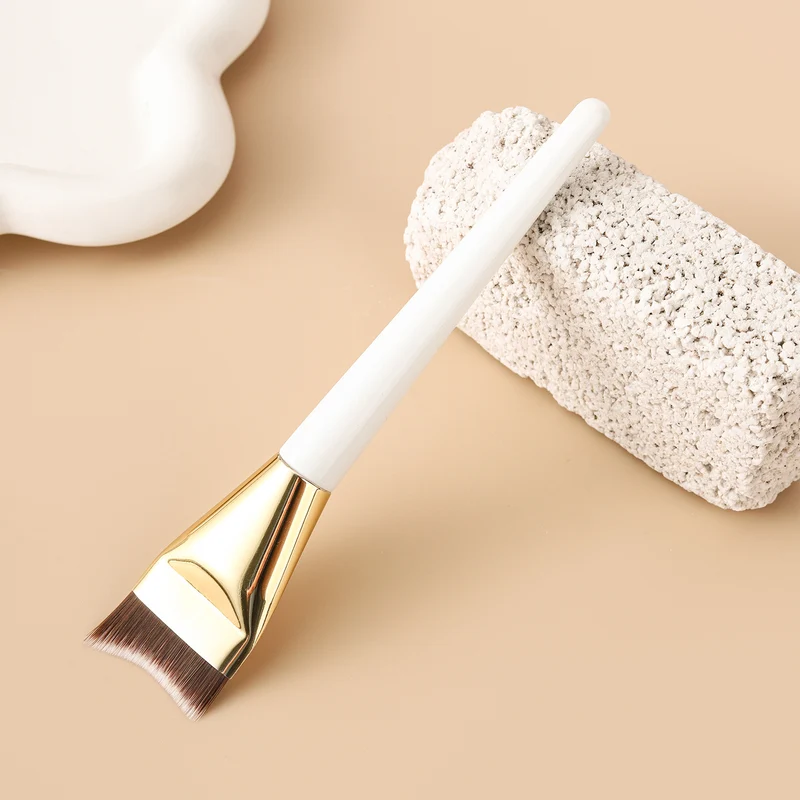 Fish Tail Foundation Brush, Thin and Non-Eating Powder, Flat Head, Beveled Crescent Moon Mask Brush, Traceless Concealer Liquid Foundation Makeup Brush