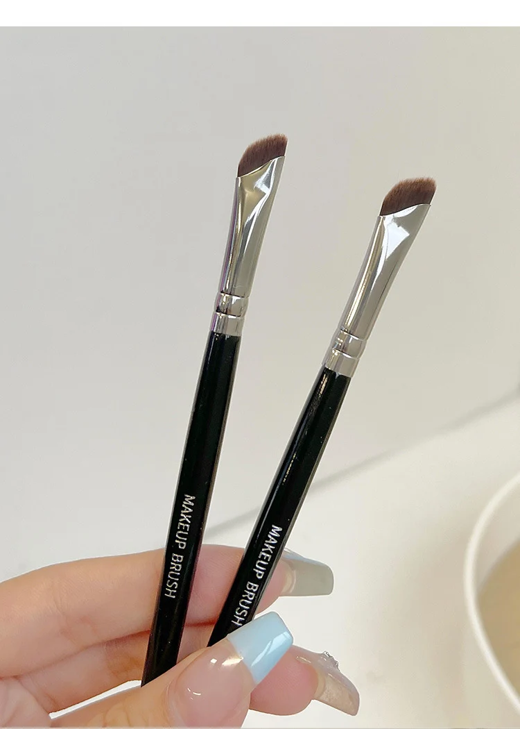 GECOMO sickle eyeliner brush oblique blade makeup brush eyelid down to lying silkworm brush eyebrow brush eye makeup brush
