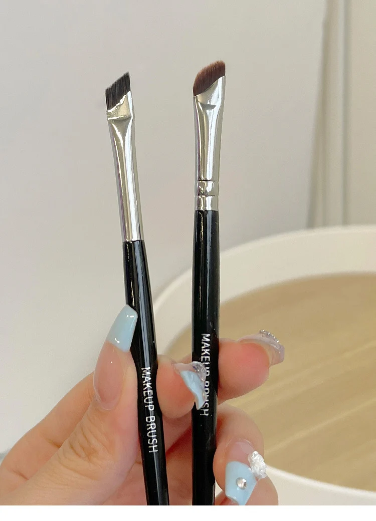 GECOMO sickle eyeliner brush oblique blade makeup brush eyelid down to lying silkworm brush eyebrow brush eye makeup brush