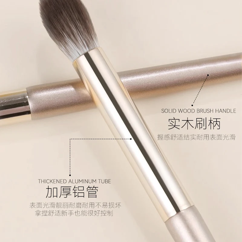 New Makeup Brush Set of 15 Gold-Plated Brushes, Complete Set of Soft-Bristled Eye Shadow Brushes, Ready for Makeup Application
