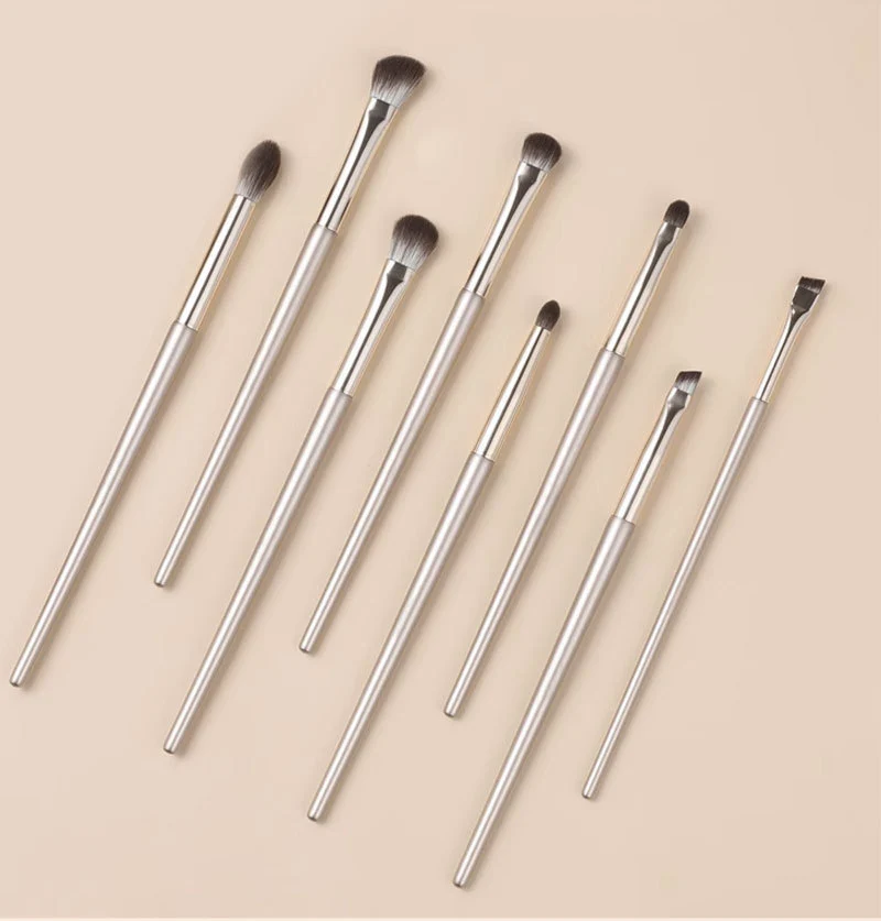 New Makeup Brush Set of 15 Gold-Plated Brushes, Complete Set of Soft-Bristled Eye Shadow Brushes, Ready for Makeup Application