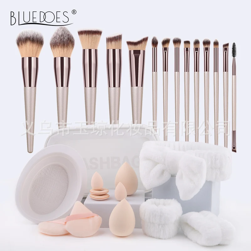 Cross-border explosions makeup brush suit 33-piece set beauty egg powder puff super soft eye shadow brush foundation brush beauty wholesale