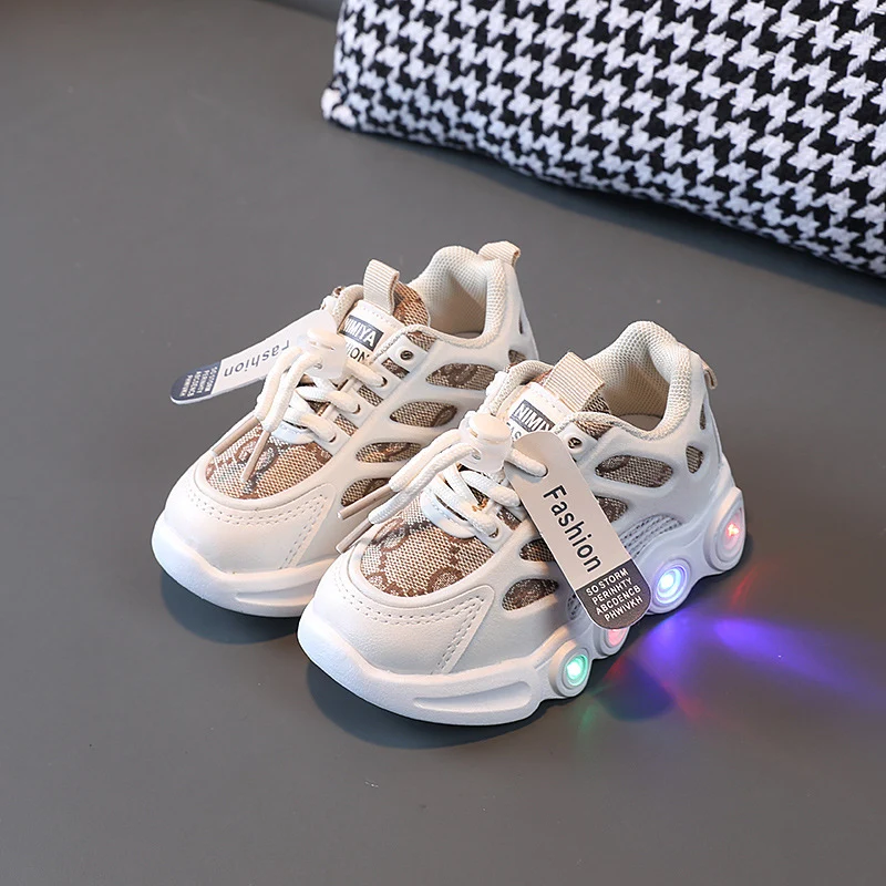 Children's Light-Up Shoes 2026 Spring and Autumn New Model for Boys and Girls Led Glowing Shoes for Young Children Fashionable Soft-Soled Sneakers