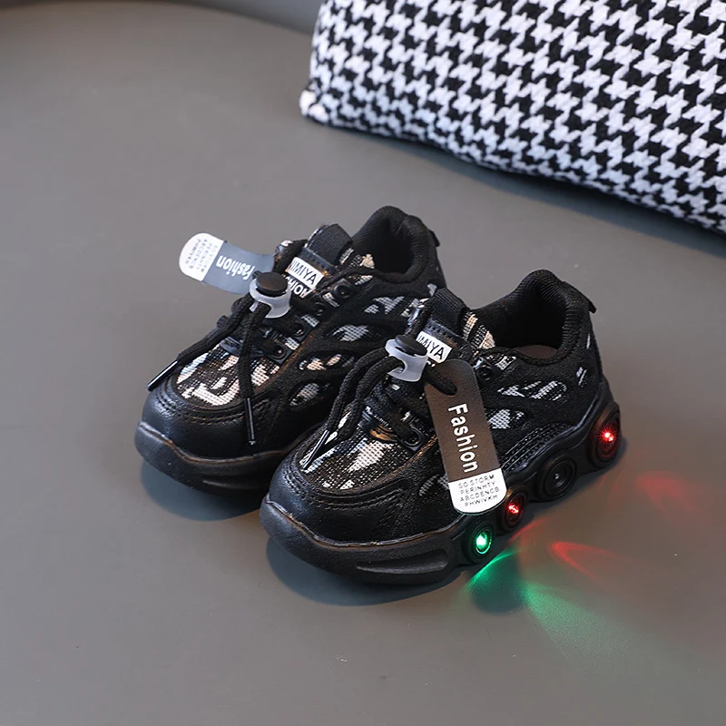 Children's Light-Up Shoes 2026 Spring and Autumn New Model for Boys and Girls Led Glowing Shoes for Young Children Fashionable Soft-Soled Sneakers