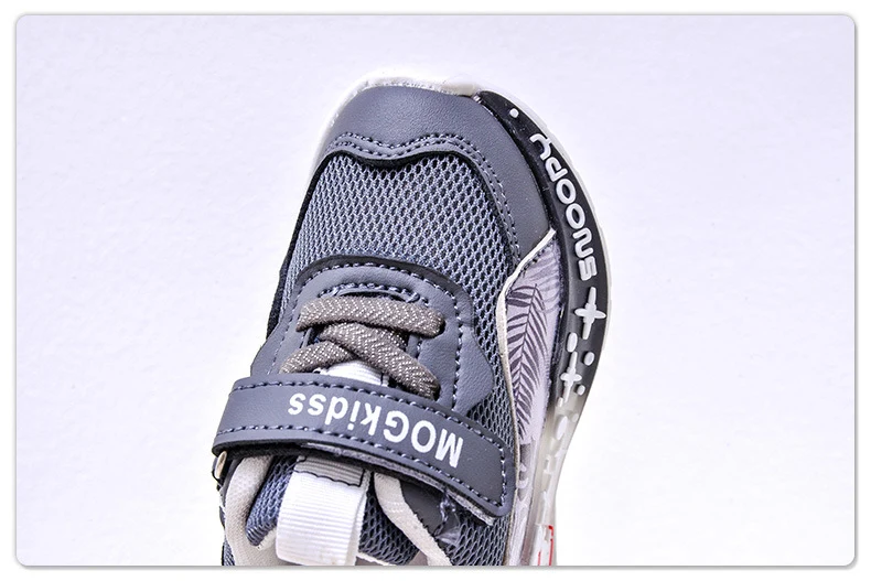 Wholesale Spring and Autumn New Mesh Plaid Boys Led Light Casual Children's Luminous Fashion Cartoon Sports Shoes