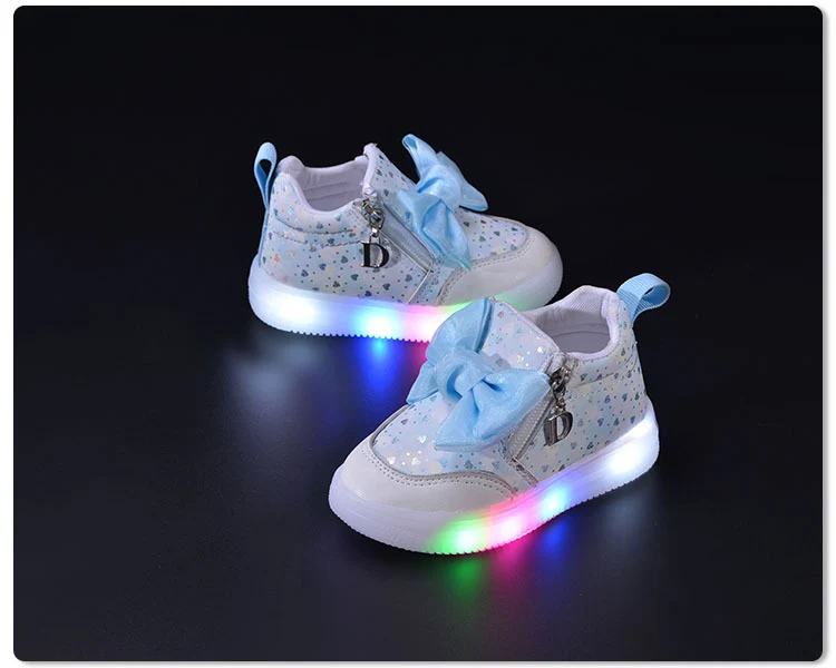 Spring and Autumn New Girls Princess LED Lighting Small and Medium Girls Casual Bow Sports Soft Sole Shoes Factory Outlet