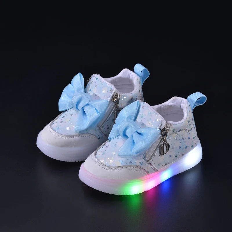 Spring and Autumn New Girls Princess LED Lighting Small and Medium Girls Casual Bow Sports Soft Sole Shoes Factory Outlet