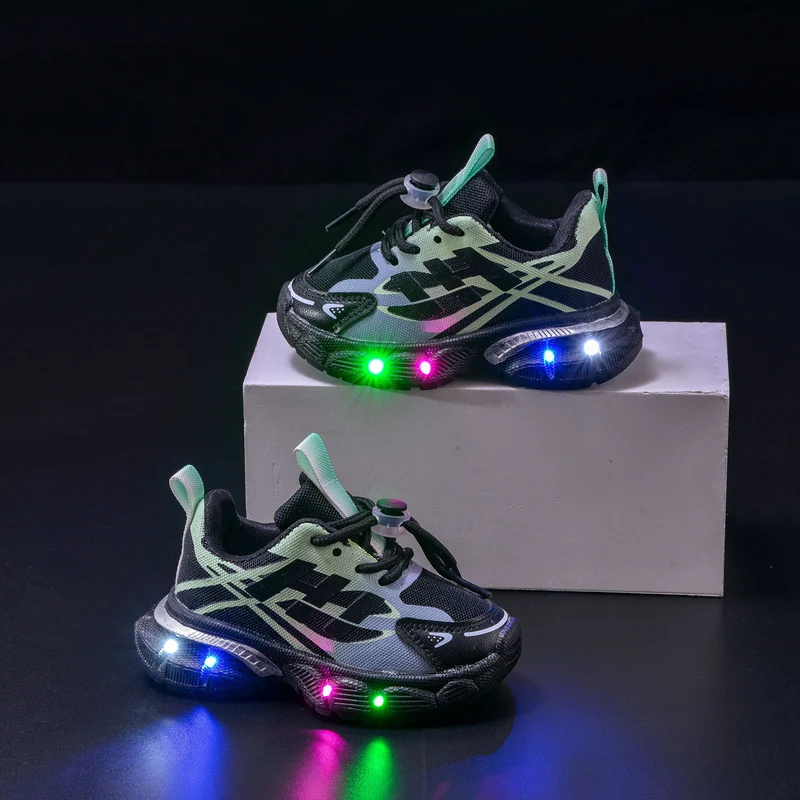 Boys' Breathable Luminous Sports Double Mesh Shoes 2024 Spring and Autumn New Children's Letters Casual LED Lighting Running Shoes