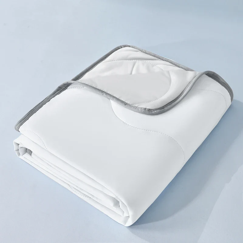 Hot Selling Summer New Arrival Cooling & Silky Summer Quilt, Bed Blanket, Air Conditioner Comforter