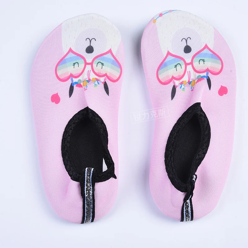 Cartoon Children's Beach Shoes Hard Sole Wading Shoes Diving Equipment Snorkeling Shoes and Socks Barefoot Swimming Shoes Diving Socks Quick-drying