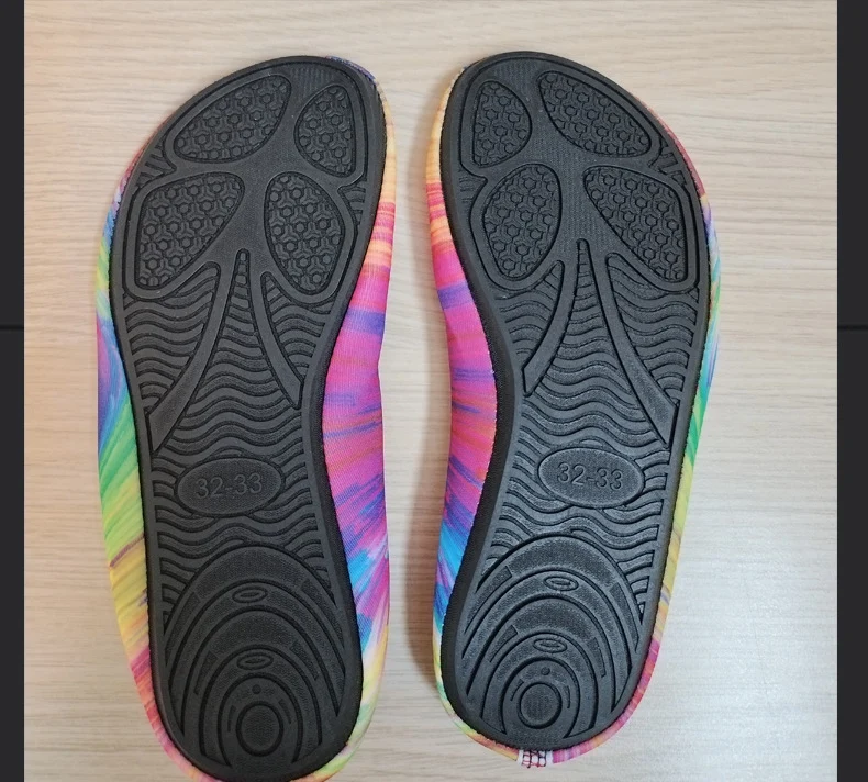 Cartoon Children's Beach Shoes Hard Sole Wading Shoes Diving Equipment Snorkeling Shoes and Socks Barefoot Swimming Shoes Diving Socks Quick-drying