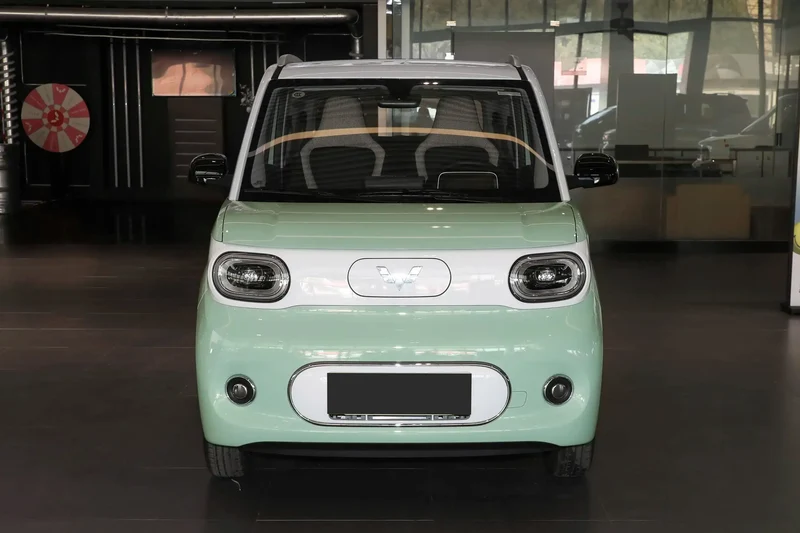 Wuling Electric Mini Car New Energy Vehicles Mini Electric 4 Wheeler Mini Ev Car Cheap Small Cars
