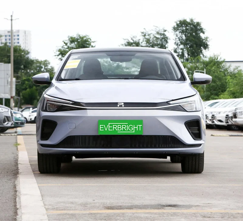 2022 Blue New Roewe Rising Auto ER6 Electric Car/Sedan with Very Long Charging Range, Equipped with the Driving Recorder