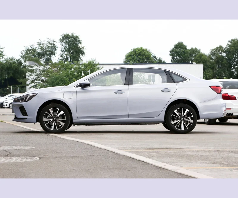 2022 Blue New Roewe Rising Auto ER6 Electric Car/Sedan with Very Long Charging Range, Equipped with the Driving Recorder