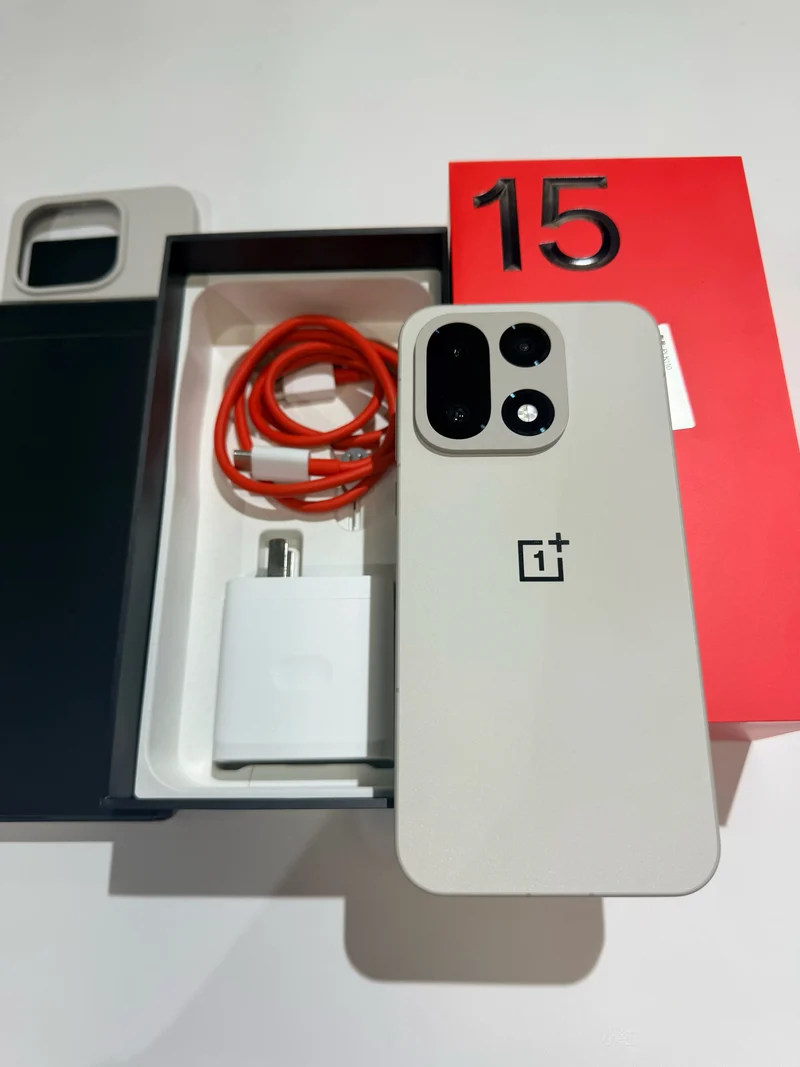 [New Launch] Oneplus 15 5G NFC 6.78"165Hz AMOLED Display 7300mAh Battery 120W SUPERVOOC 50MP Camera Snapdragon 8 Elite Gen 5