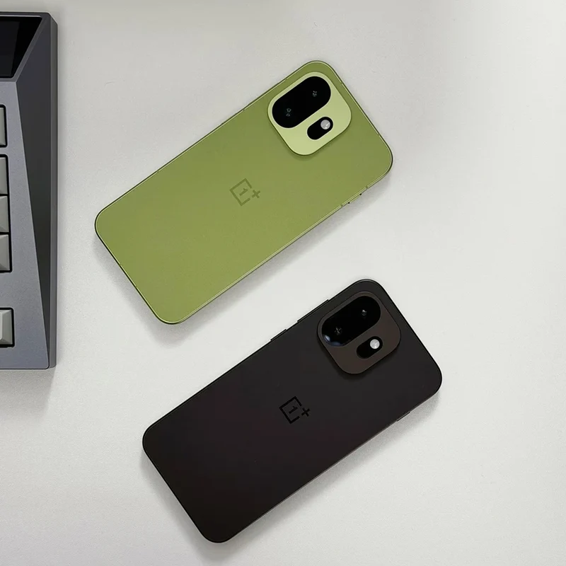 Unlocked OnePlus 15T 5G Smartphone Snapdragon 8 Elite Gen 5 6.32'' 165Hz High Refresh Rate Screen 7500mAh Battery 100W Wired NFC