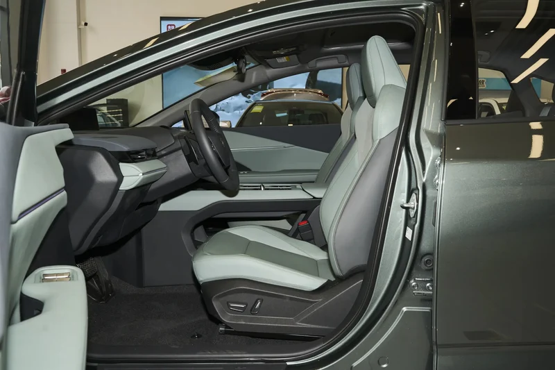 2026 Cheap New Car BZ3 New Electric Range Left Hand Steering EV Cars High Performance BZ3 EV New Car