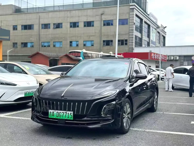 Hongqi EQM5 Electric Sedan Turbo Engine Automatic Gearbox Cheap New Condition Cars Popular Metal Made Electric Vehicles for Sale